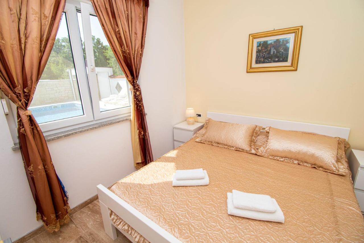 Apartments With Pool In Pula,Croatia 외부 사진