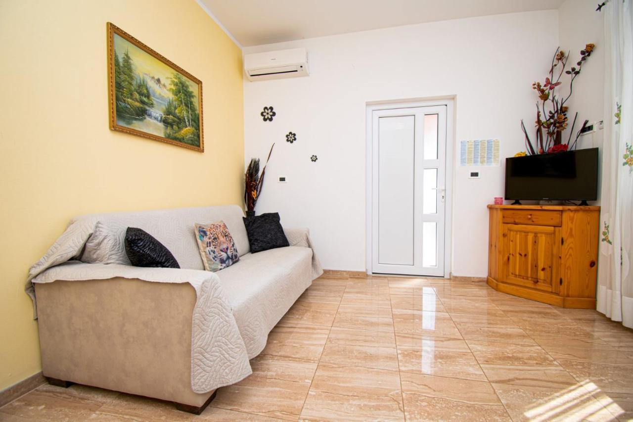 Apartments With Pool In Pula,Croatia 외부 사진