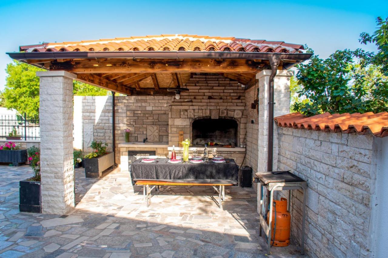Apartments With Pool In Pula,Croatia 외부 사진